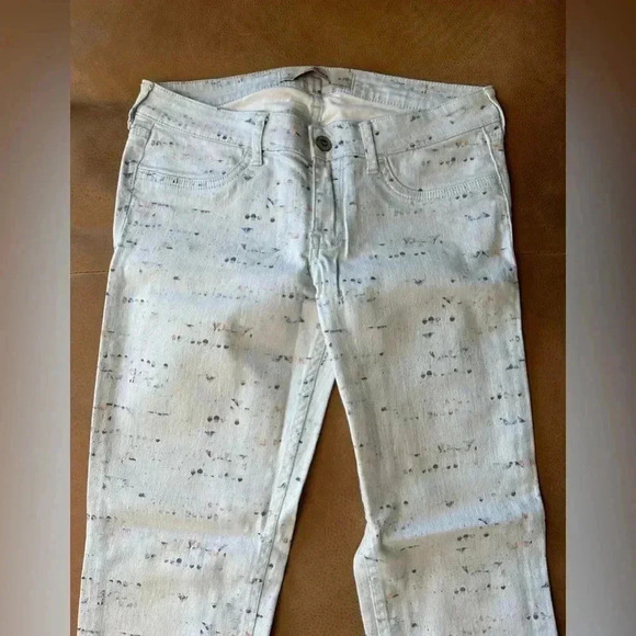 Girls Splatter Hollister Jeans Size 7 Over 24.5” Inseam - Picture 3 of 7
